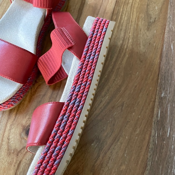 Brand new Naturalizer sandals - Picture 3 of 6